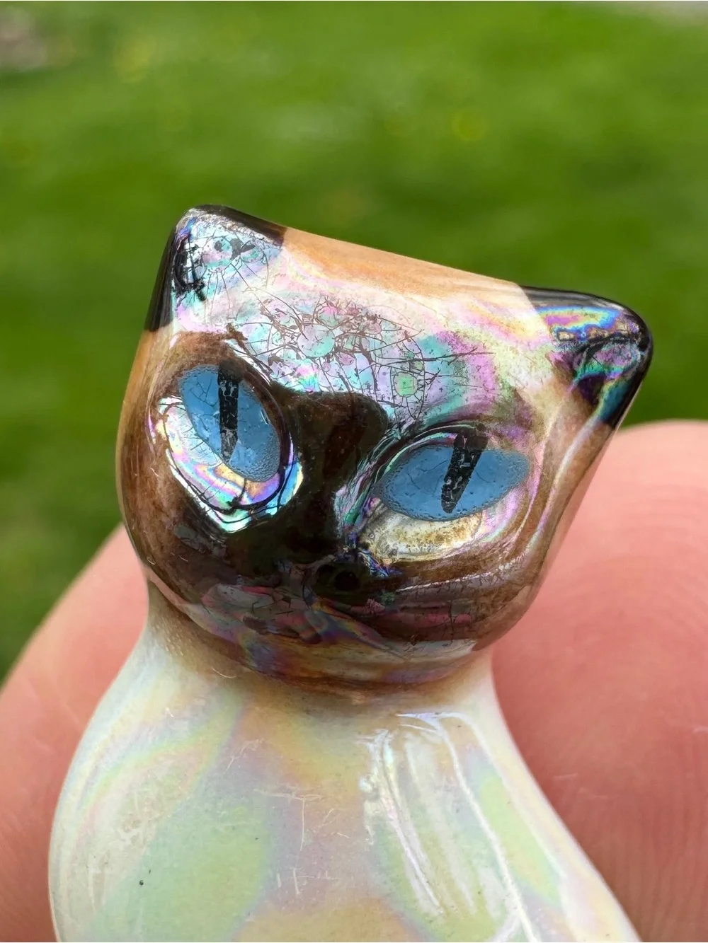Vintage Avon Siamese Cat Brooch Pin Iridescent Pearlescent Kitty